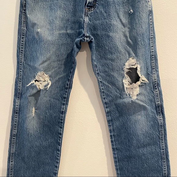 Vintage Wrangler High Rise Distressed Jeans - Picture 5 of 9